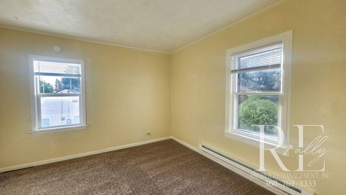 Apartment for rent at 1540 N Callow Ave, Bremerton, WA 98312