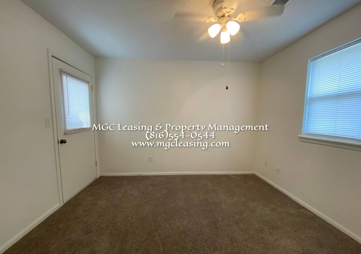 Apartment for rent at 303 SE Grand Ave, Lees Summit, MO 64063