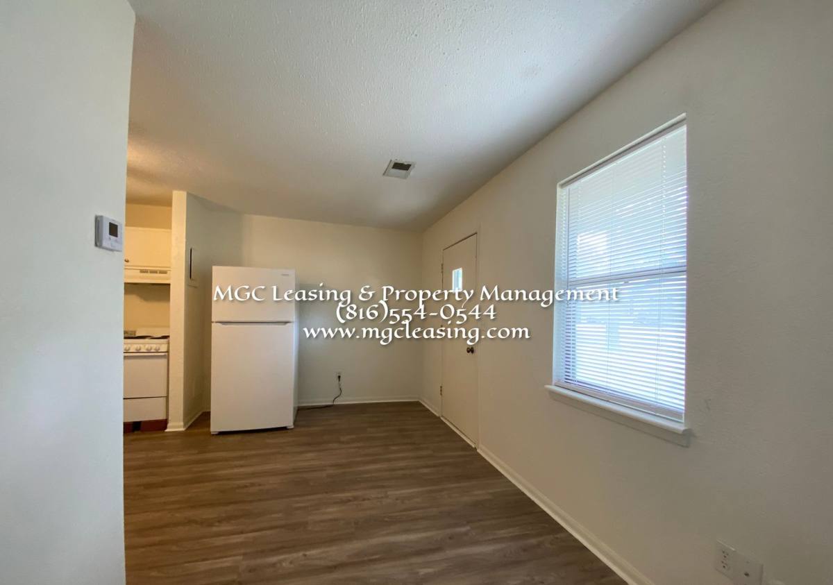Apartment for rent at 303 SE Grand Ave, Lees Summit, MO 64063