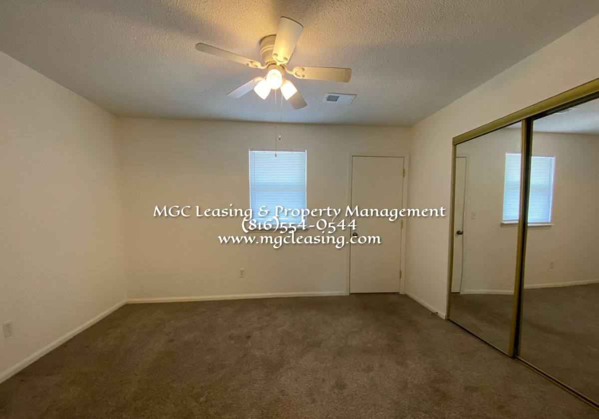 Apartment for rent at 303 SE Grand Ave, Lees Summit, MO 64063
