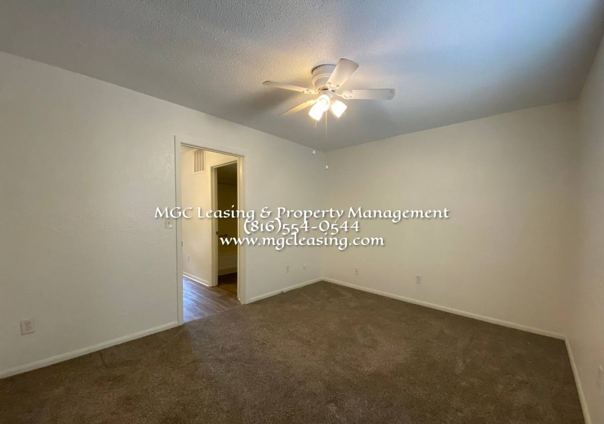 Apartment for rent at 303 SE Grand Ave, Lees Summit, MO 64063