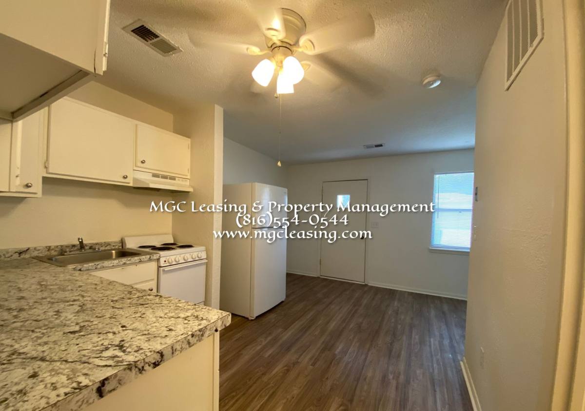 Apartment for rent at 303 SE Grand Ave, Lees Summit, MO 64063