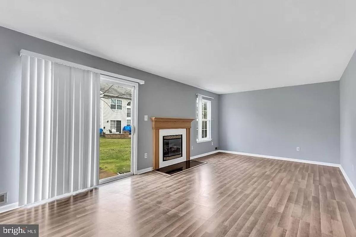 Townhouse for rent at 2303 Doral Dr, Blackwood, NJ 08012