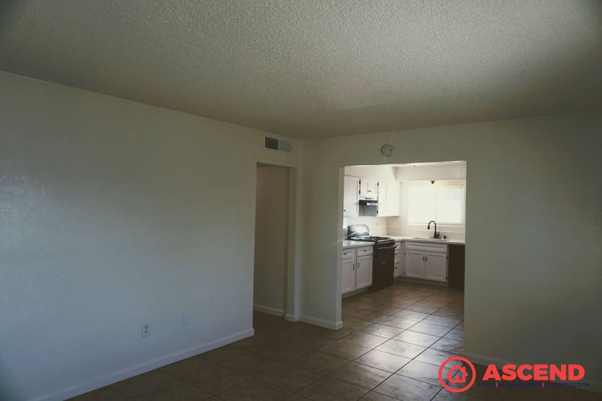 Apartment for rent at 100 Warren Ave, Bakersfield, CA 93308