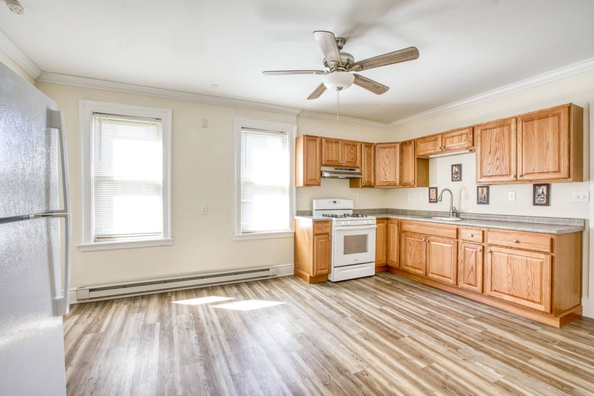 Apartment for rent at 44 Glendale Ave, Hartford, CT 06106