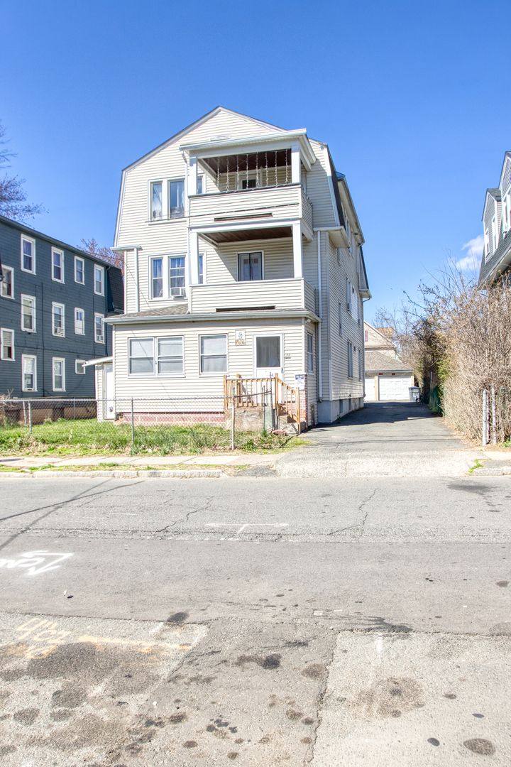 Apartment for rent at 44 Glendale Ave, Hartford, CT 06106