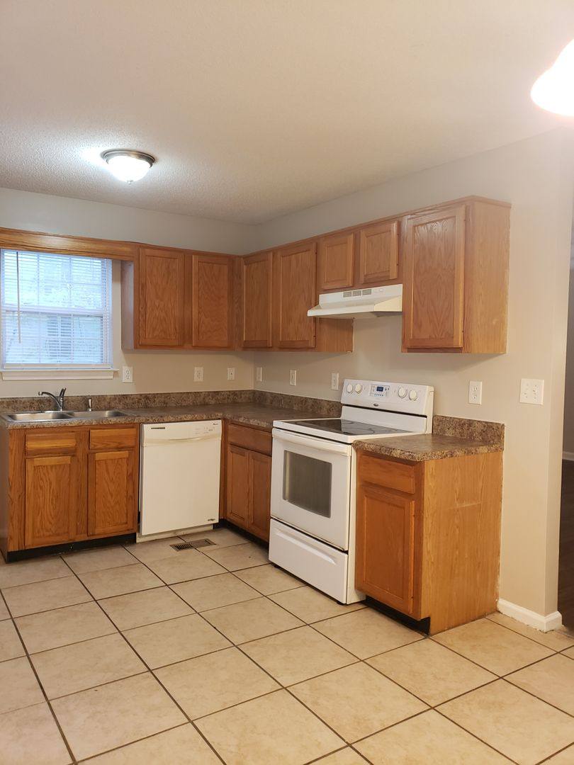 House for rent at 147 Kylee Court, Villa Rica, GA 30180