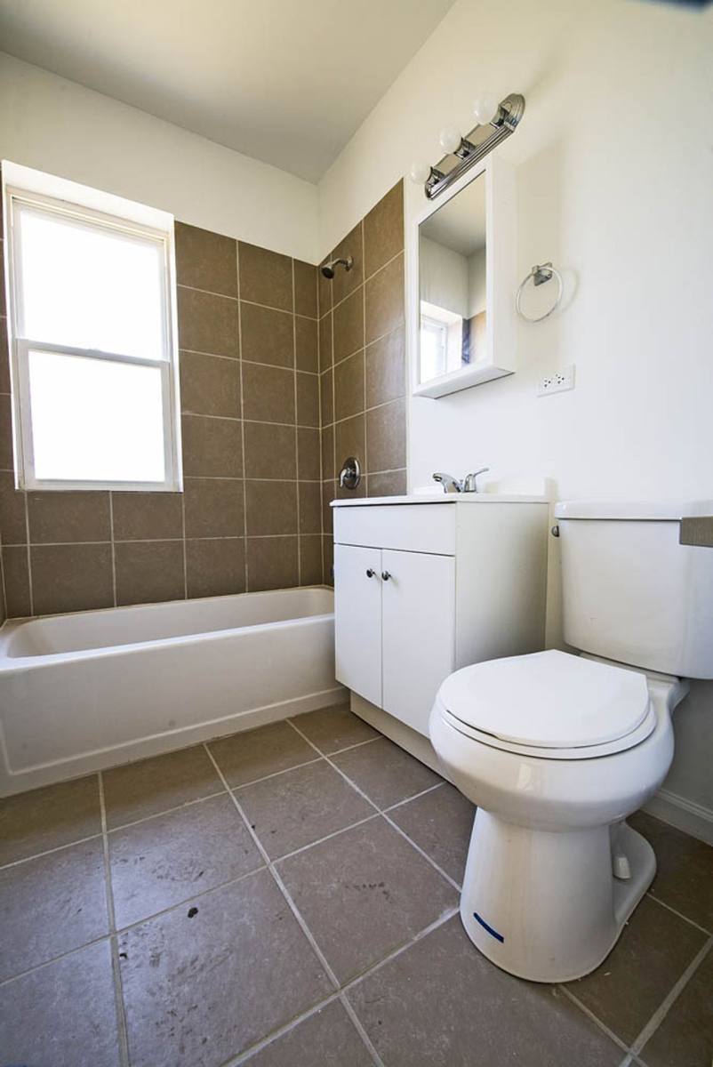 Apartment for rent at 7654 S Marshfield Ave, Chicago, IL 60620