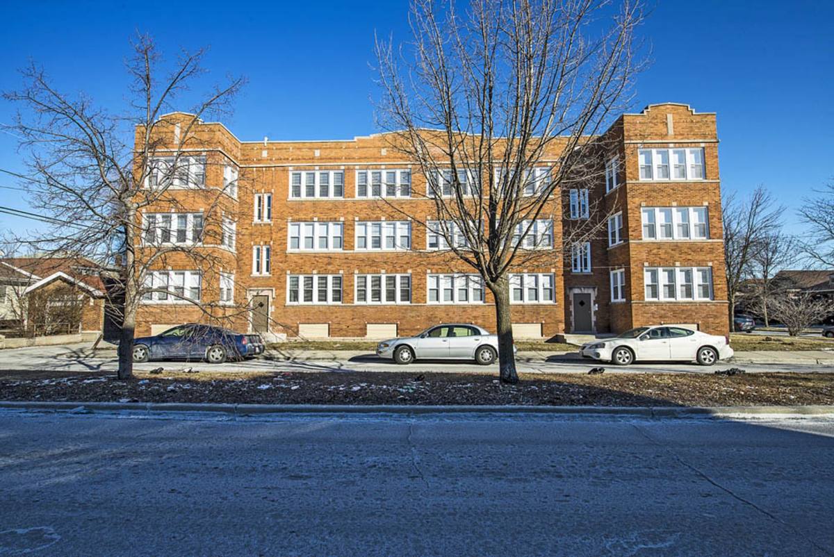 Apartment for rent at 7654 S Marshfield Ave, Chicago, IL 60620
