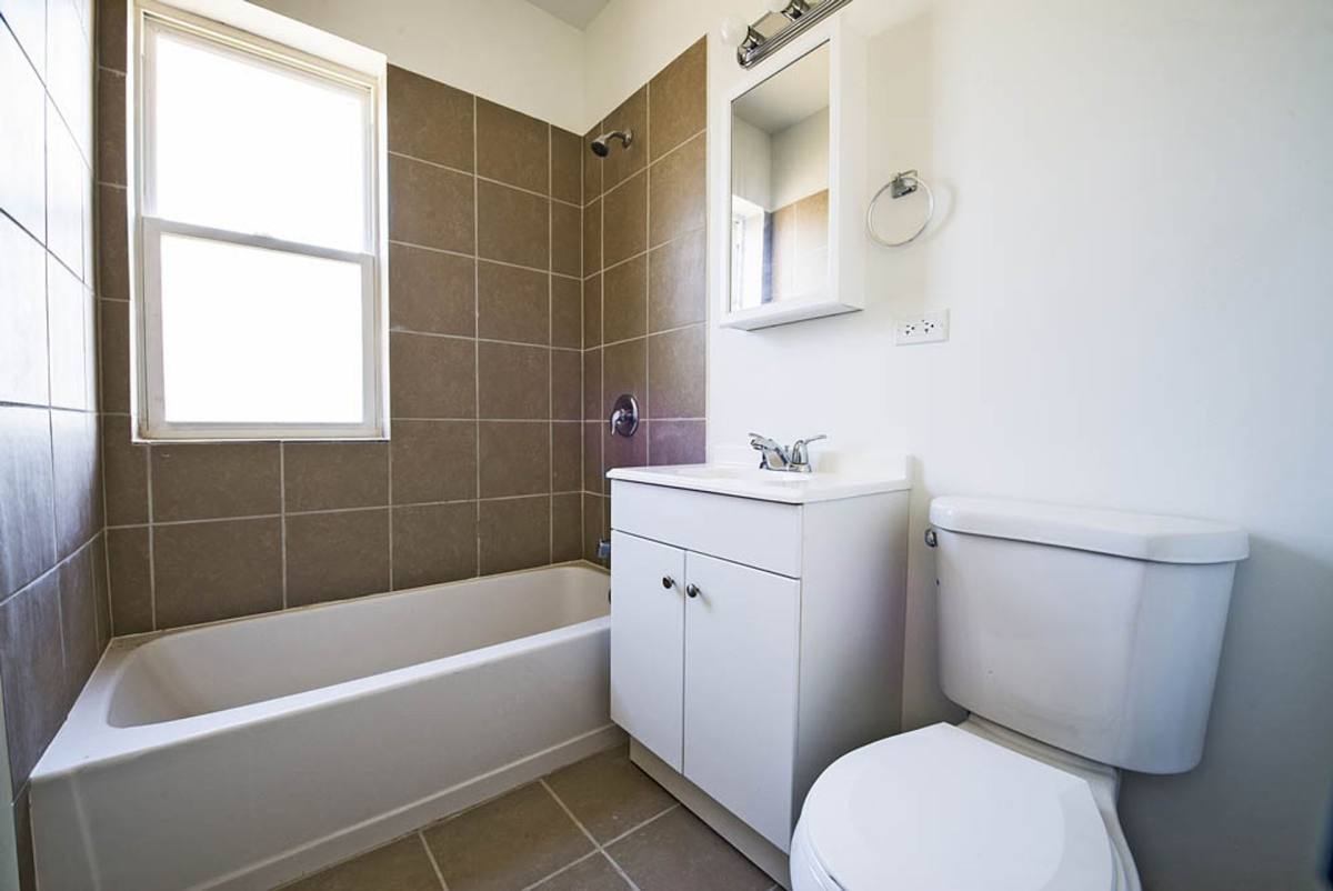 Apartment for rent at 7654 S Marshfield Ave, Chicago, IL 60620