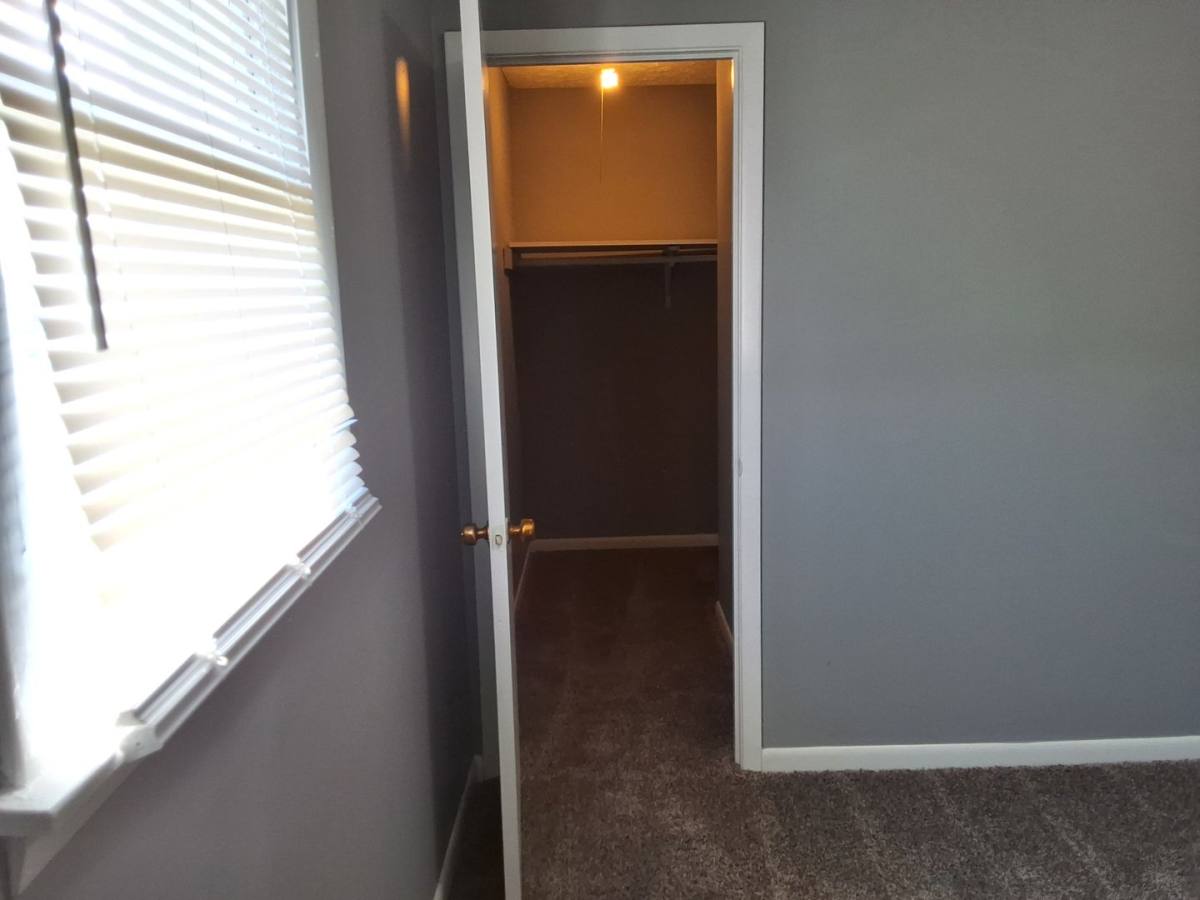Apartment for rent at 253 University Dr, Radcliff, KY 40160