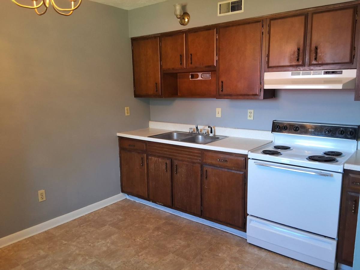 Apartment for rent at 253 University Dr, Radcliff, KY 40160
