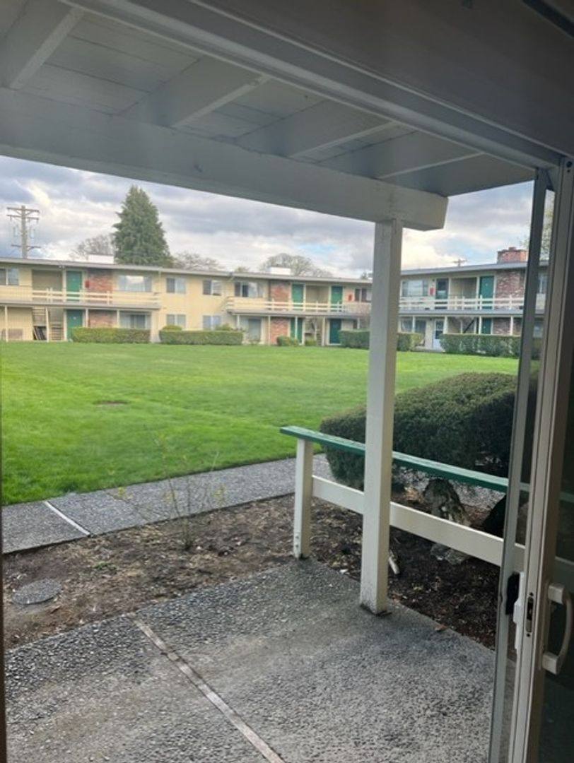 Apartment for rent at 8605 Hipkins Rd SW, Lakewood, WA 98498