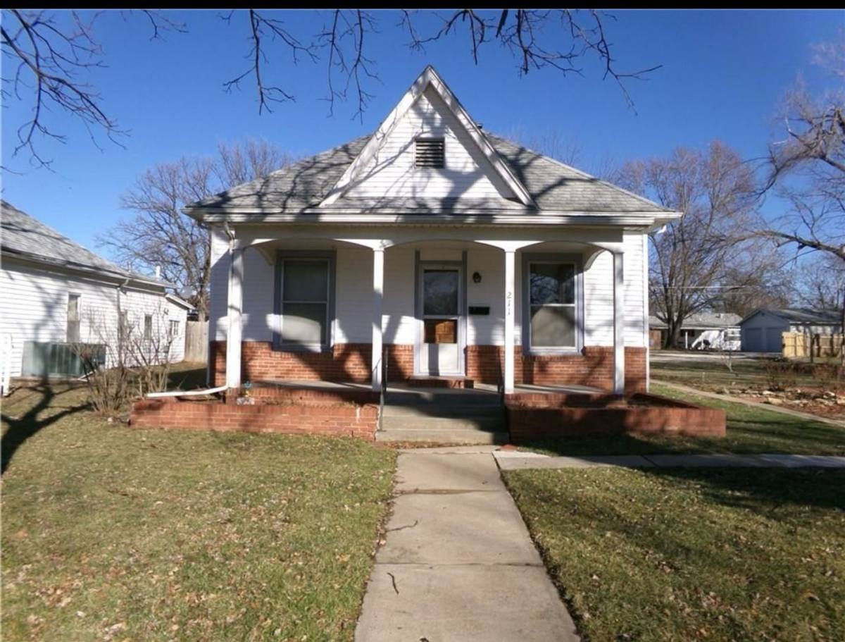 House for rent at 211 S Elm, Iola, KS 66749