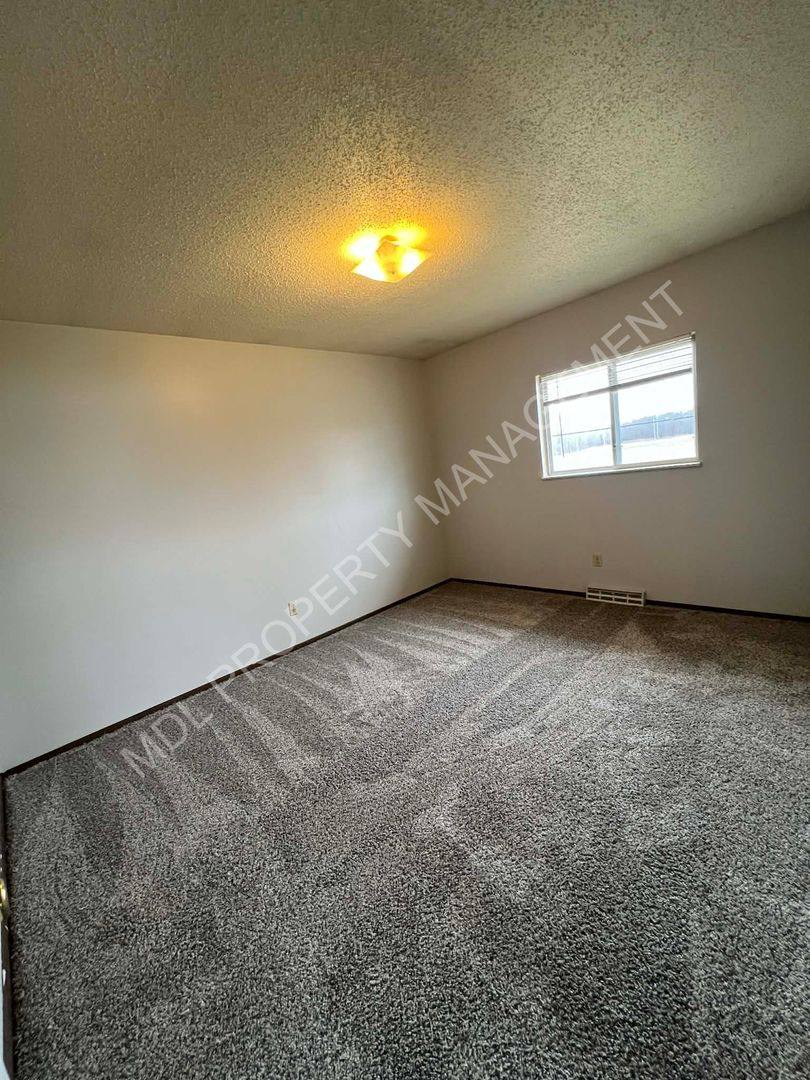 Apartment for rent at 5055 S Washington Rd, Saginaw, MI 48601