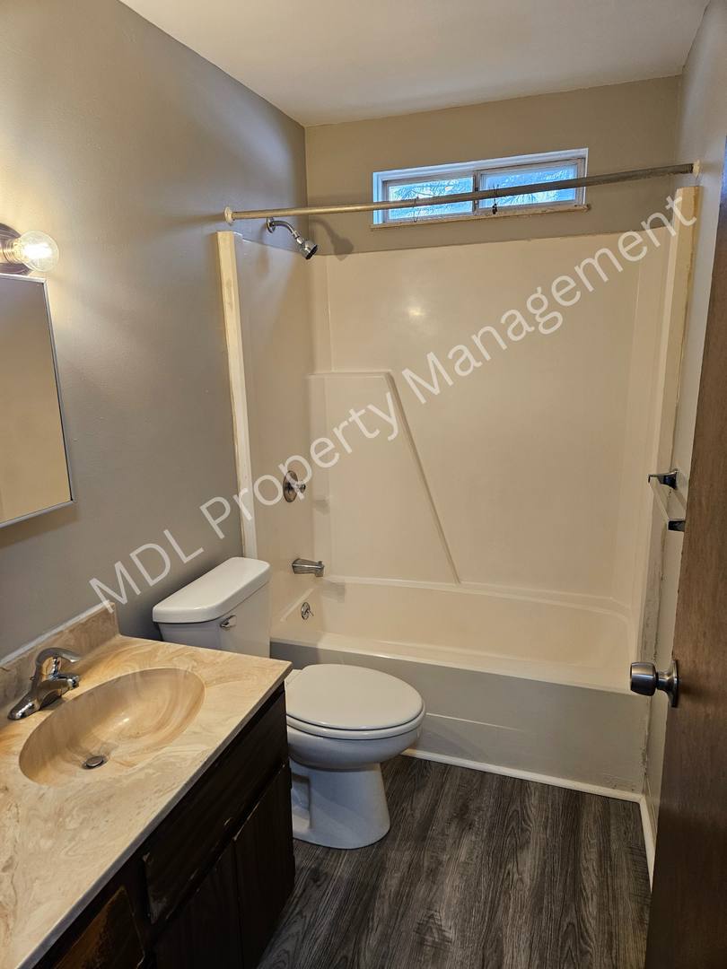 Apartment for rent at 5055 S Washington Rd, Saginaw, MI 48601