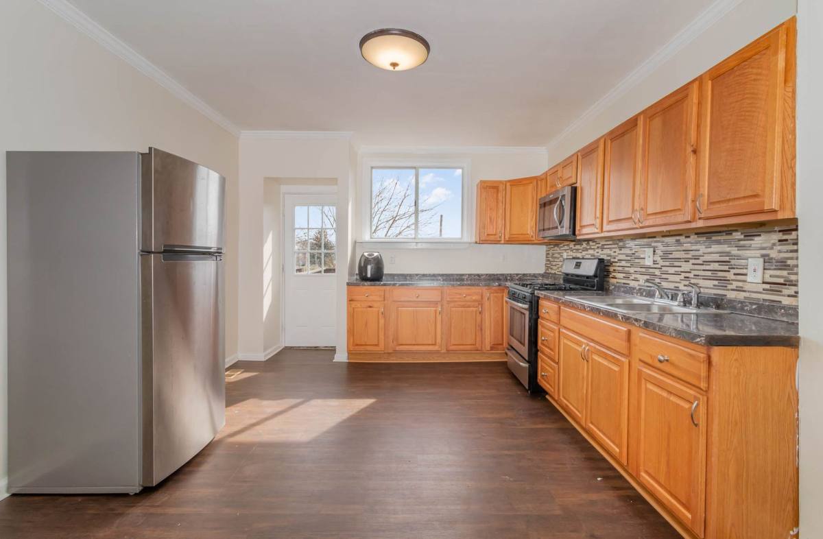 House for rent at 668 Main St, Harrisburg, PA 17113
