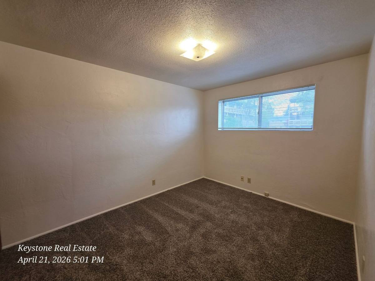 Apartment for rent at 2785 Oak St, Eugene, OR 97405