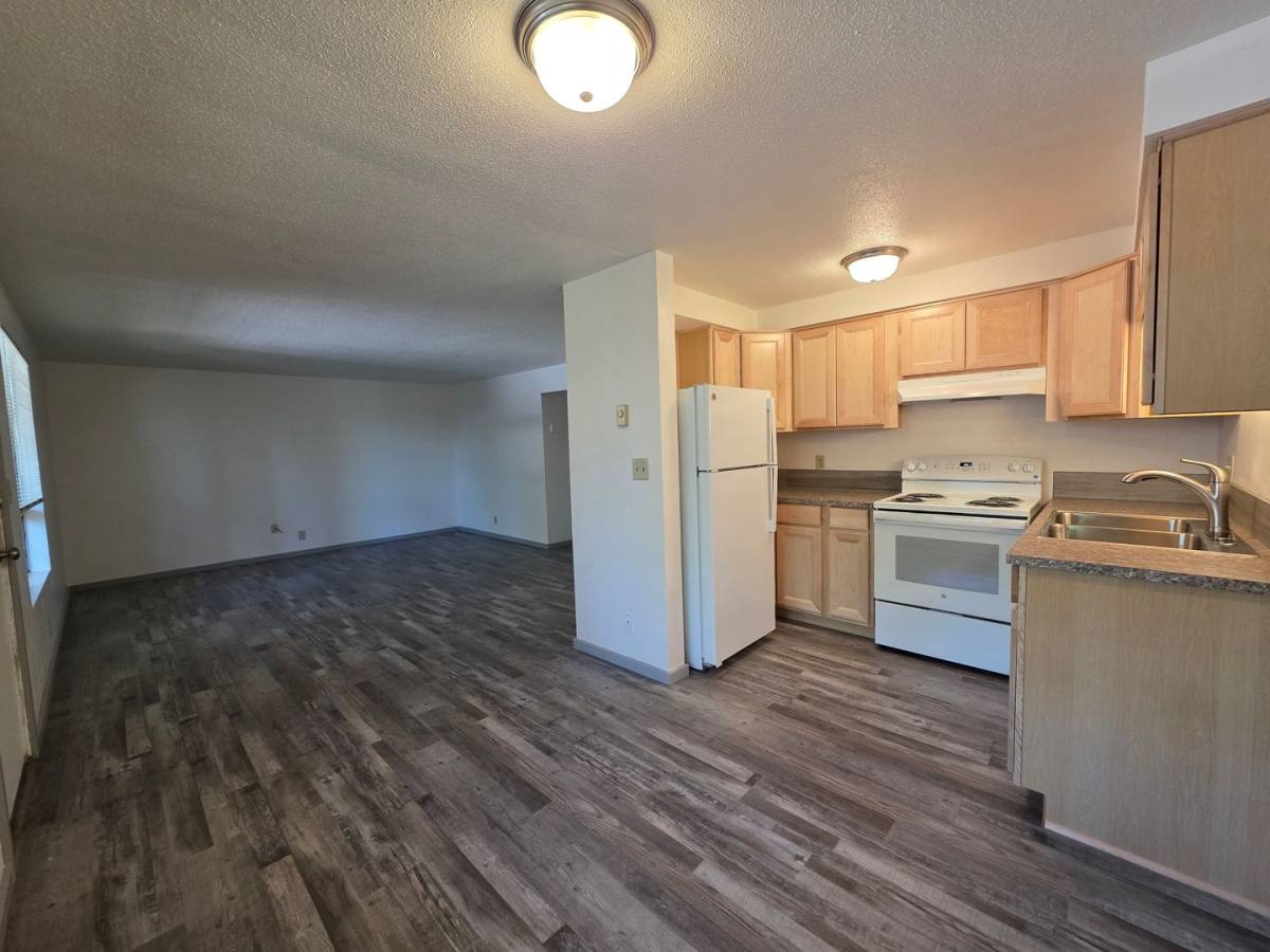 Apartment for rent at 2785 Oak St, Eugene, OR 97405