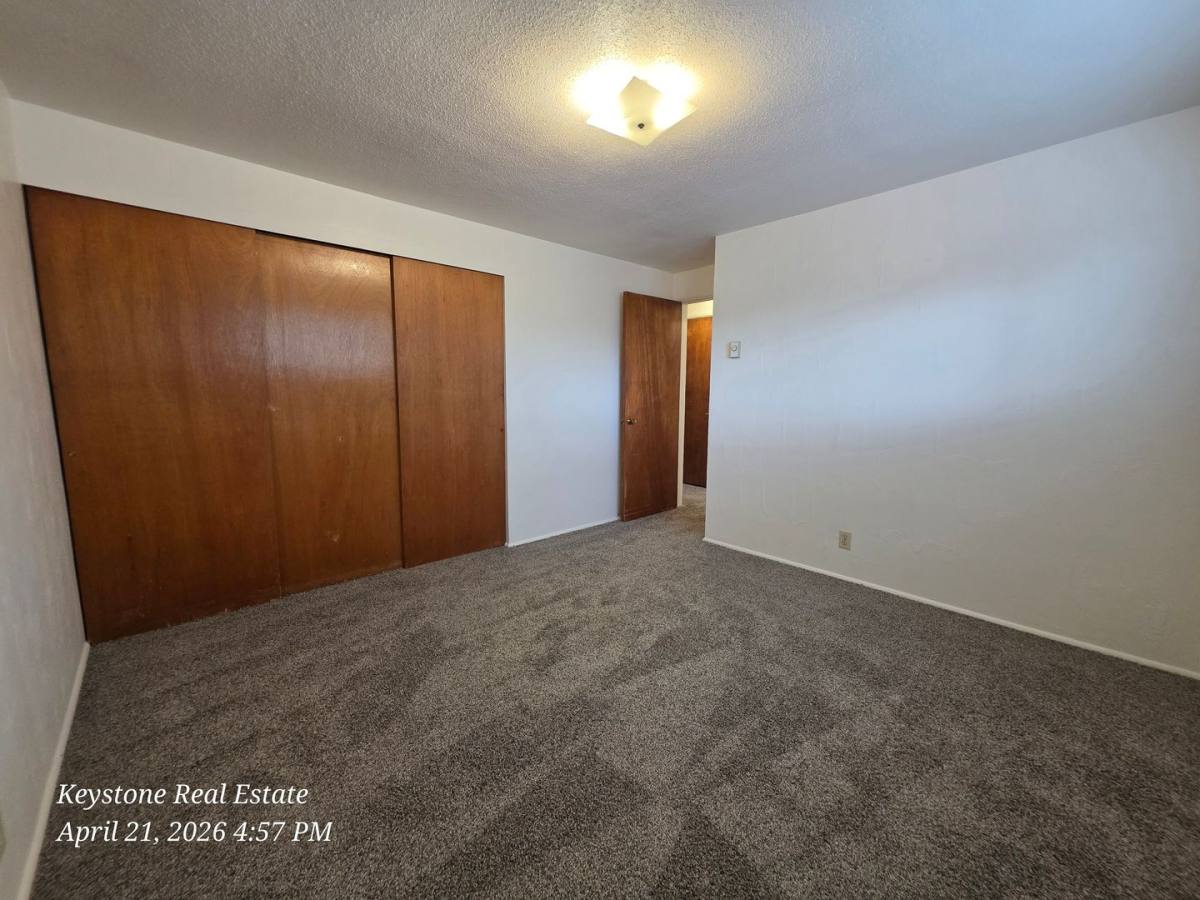 Apartment for rent at 2785 Oak St, Eugene, OR 97405