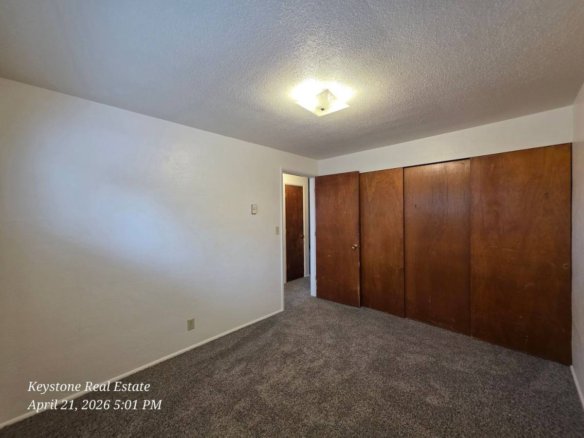 Apartment for rent at 2785 Oak St, Eugene, OR 97405
