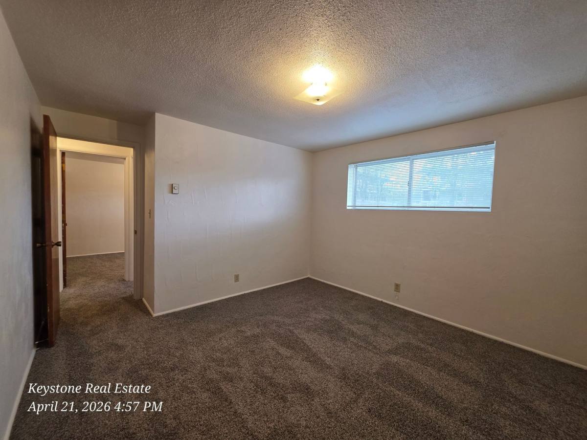 Apartment for rent at 2785 Oak St, Eugene, OR 97405