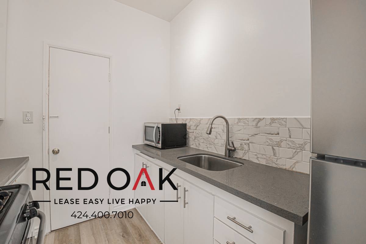Apartment for rent at 323 E Lomita Ave #202, Glendale, CA 91205