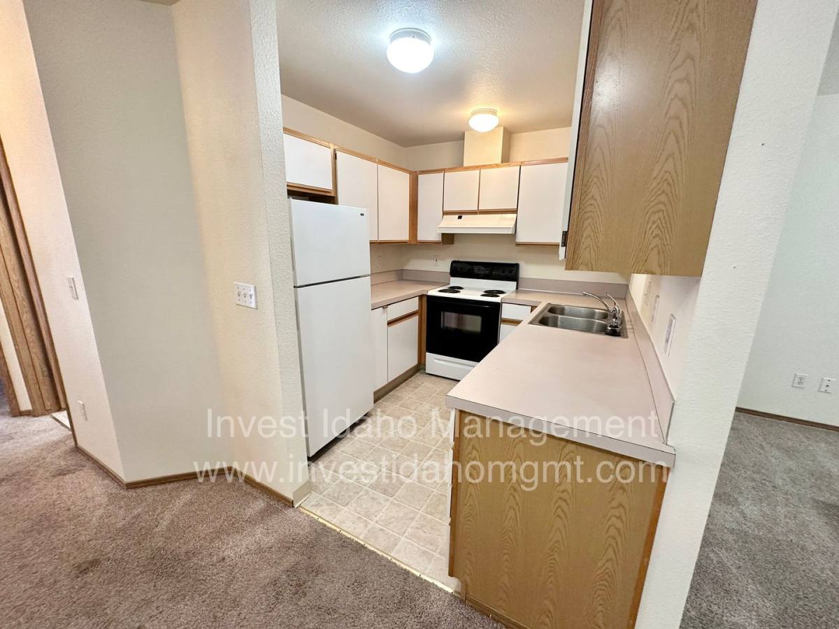 Apartment for rent at 1682 S Barlow Lane, Boise, ID 83709
