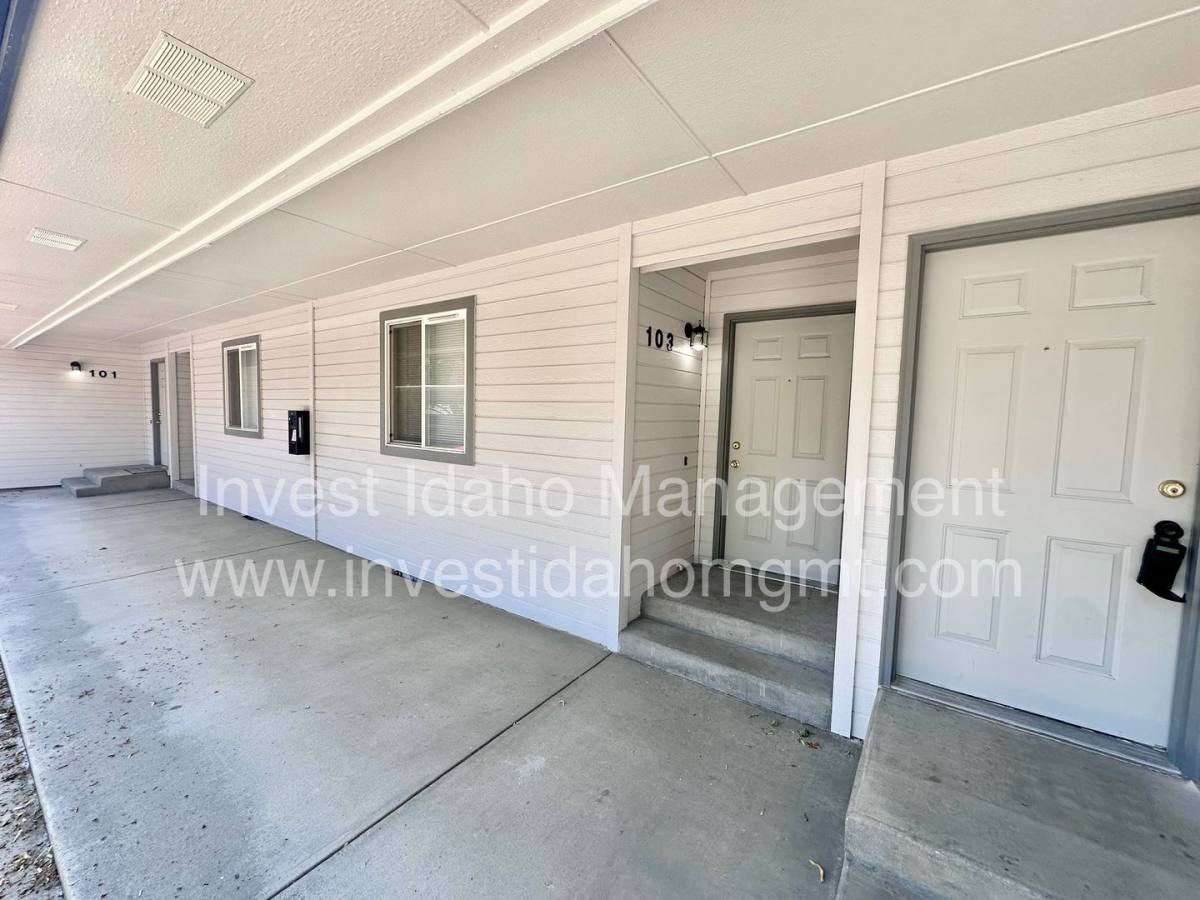 Apartment for rent at 1682 S Barlow Lane, Boise, ID 83709