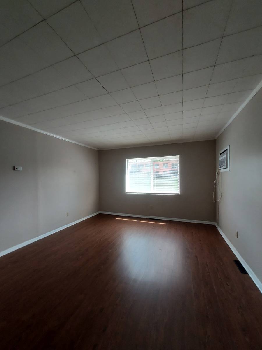 Apartment for rent at 20 S Fulton Ave #3, Newark, OH 43055