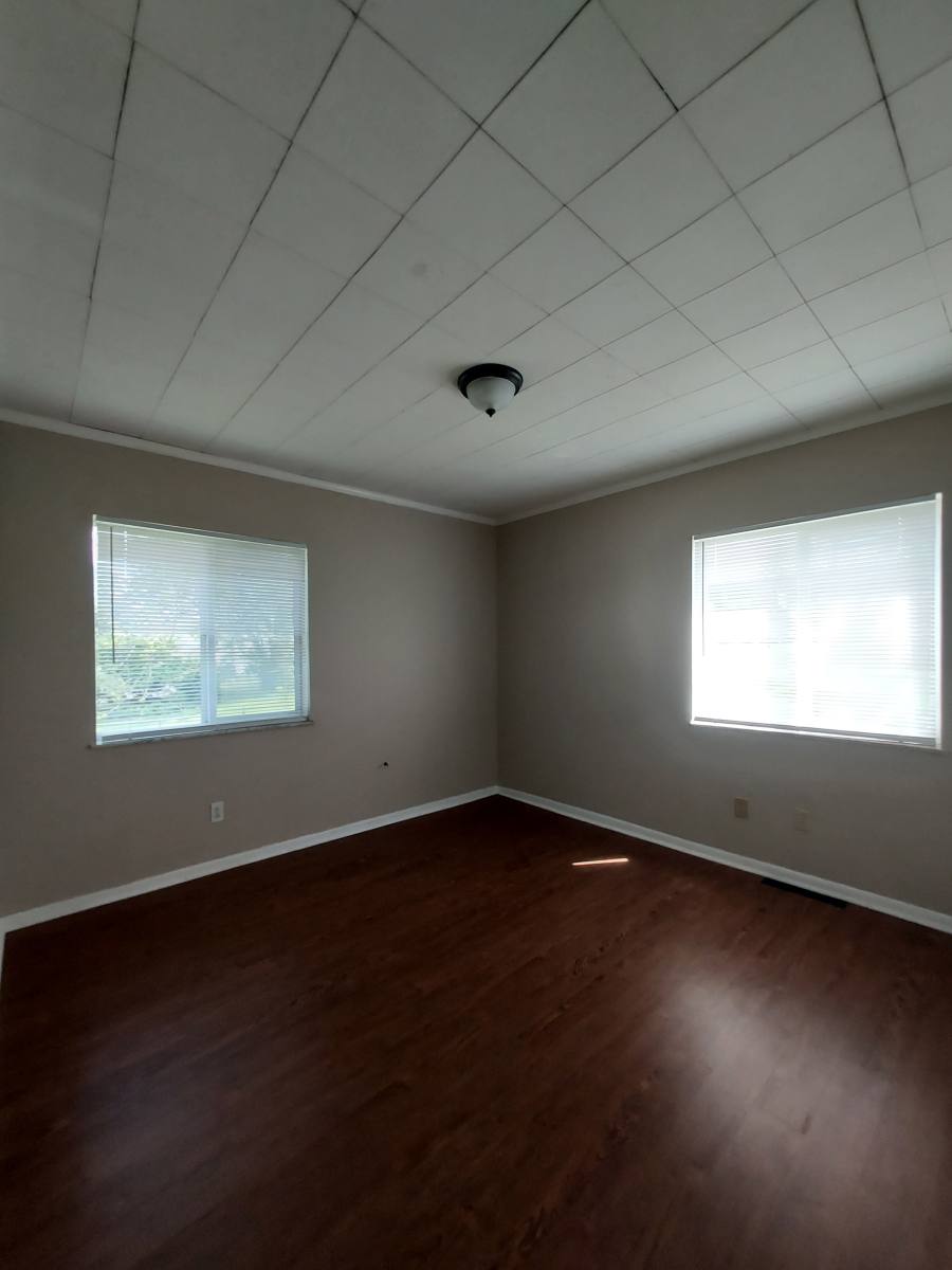 Apartment for rent at 20 S Fulton Ave #3, Newark, OH 43055