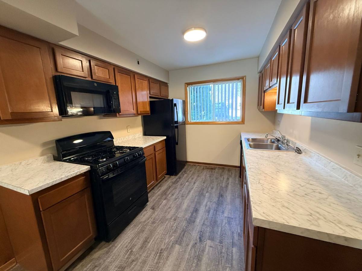 Apartment for rent at 1960 Burton St SE, Grand Rapids, MI 49506