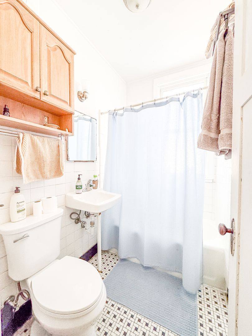 Apartment for rent at 1632 Jefferson St, Madison, WI 53703