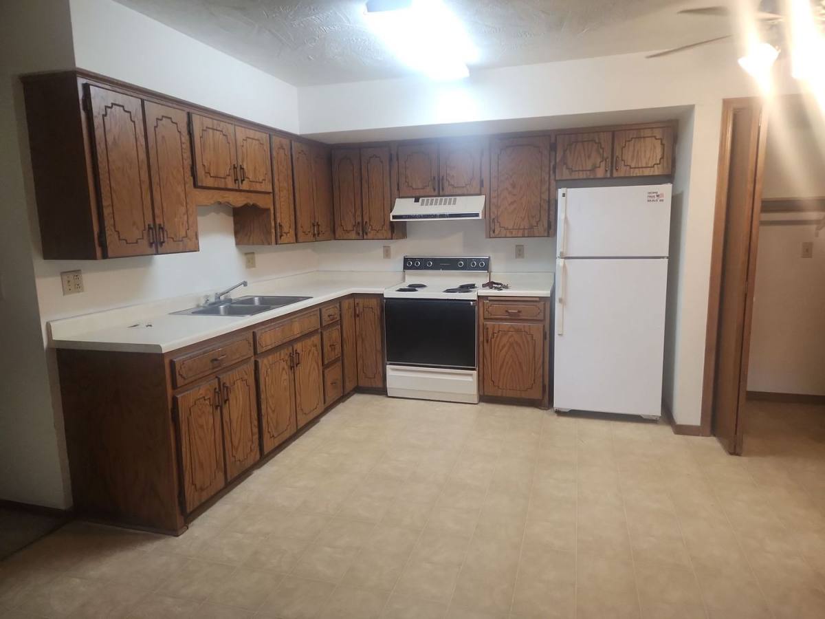 Apartment for rent at 400 N Welco Dr, Montgomery, MN 56069