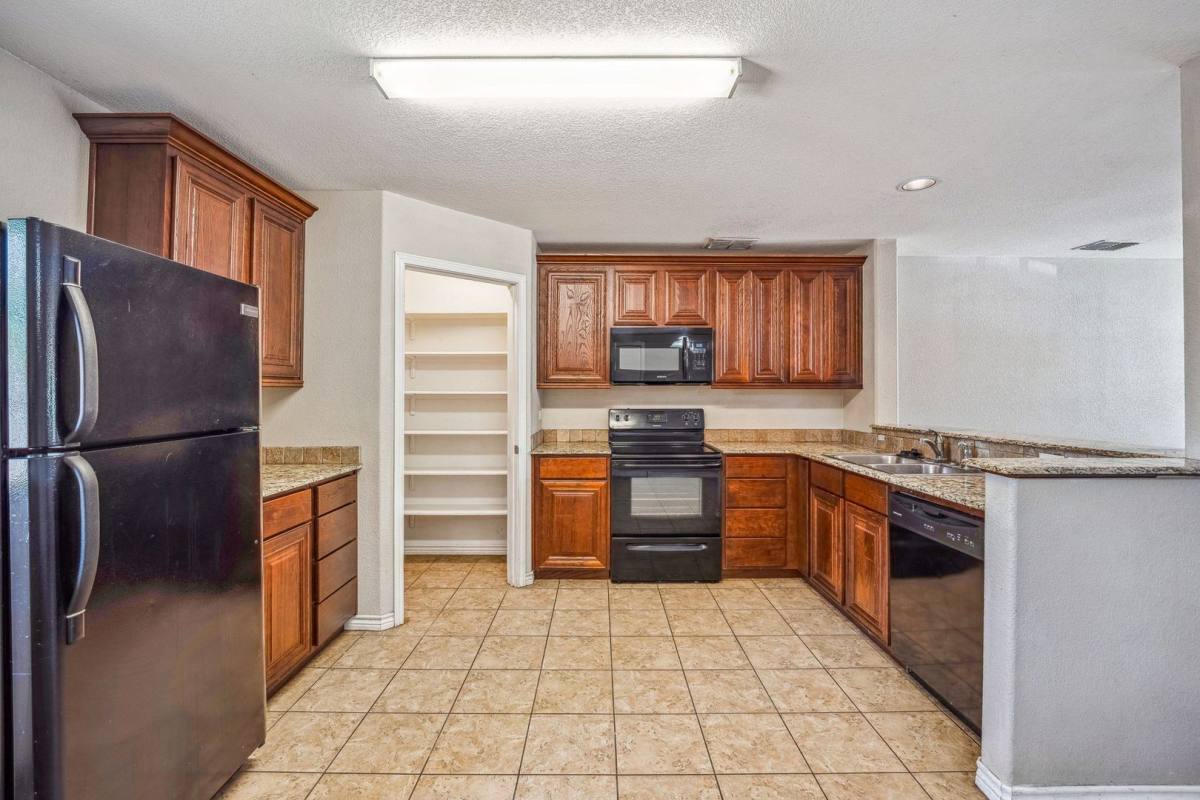 Townhouse for rent at 1401 N Columbia St, Stephenville, TX 76401
