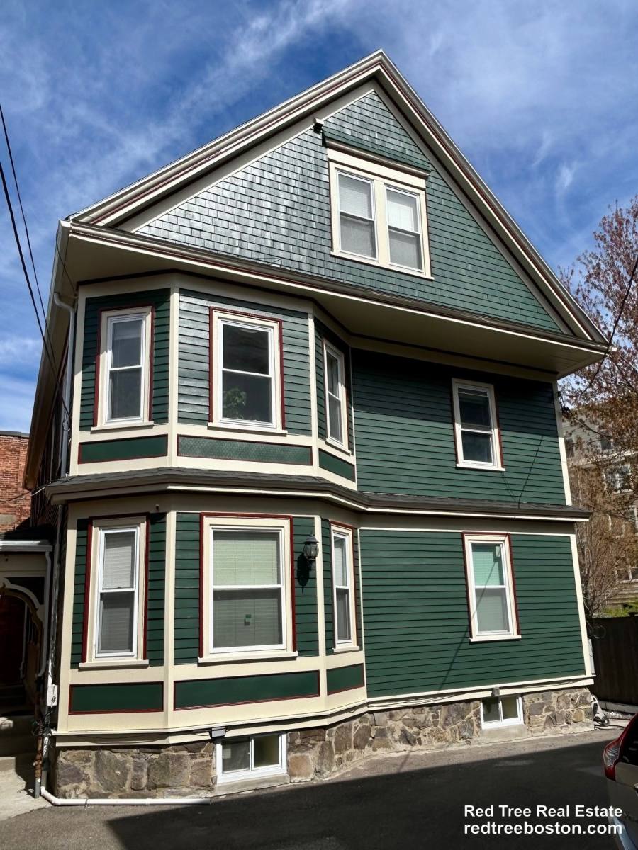 House for rent at 46 Aspinwall Ave #2F, Brookline, MA 02446
