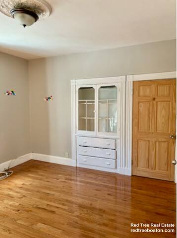 House for rent at 46 Aspinwall Ave #2F, Brookline, MA 02446