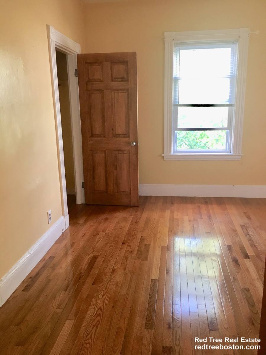 House for rent at 46 Aspinwall Ave #2F, Brookline, MA 02446
