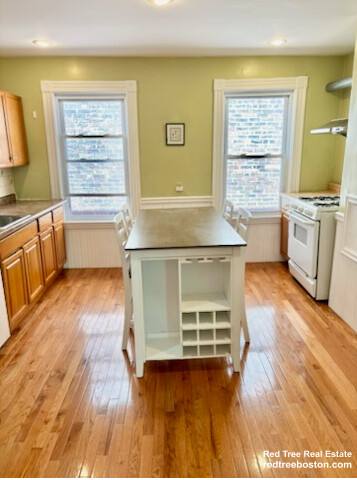 House for rent at 46 Aspinwall Ave #2F, Brookline, MA 02446