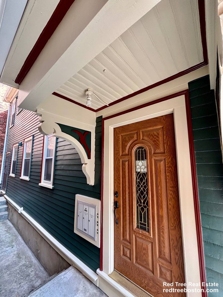 House for rent at 46 Aspinwall Ave #2F, Brookline, MA 02446
