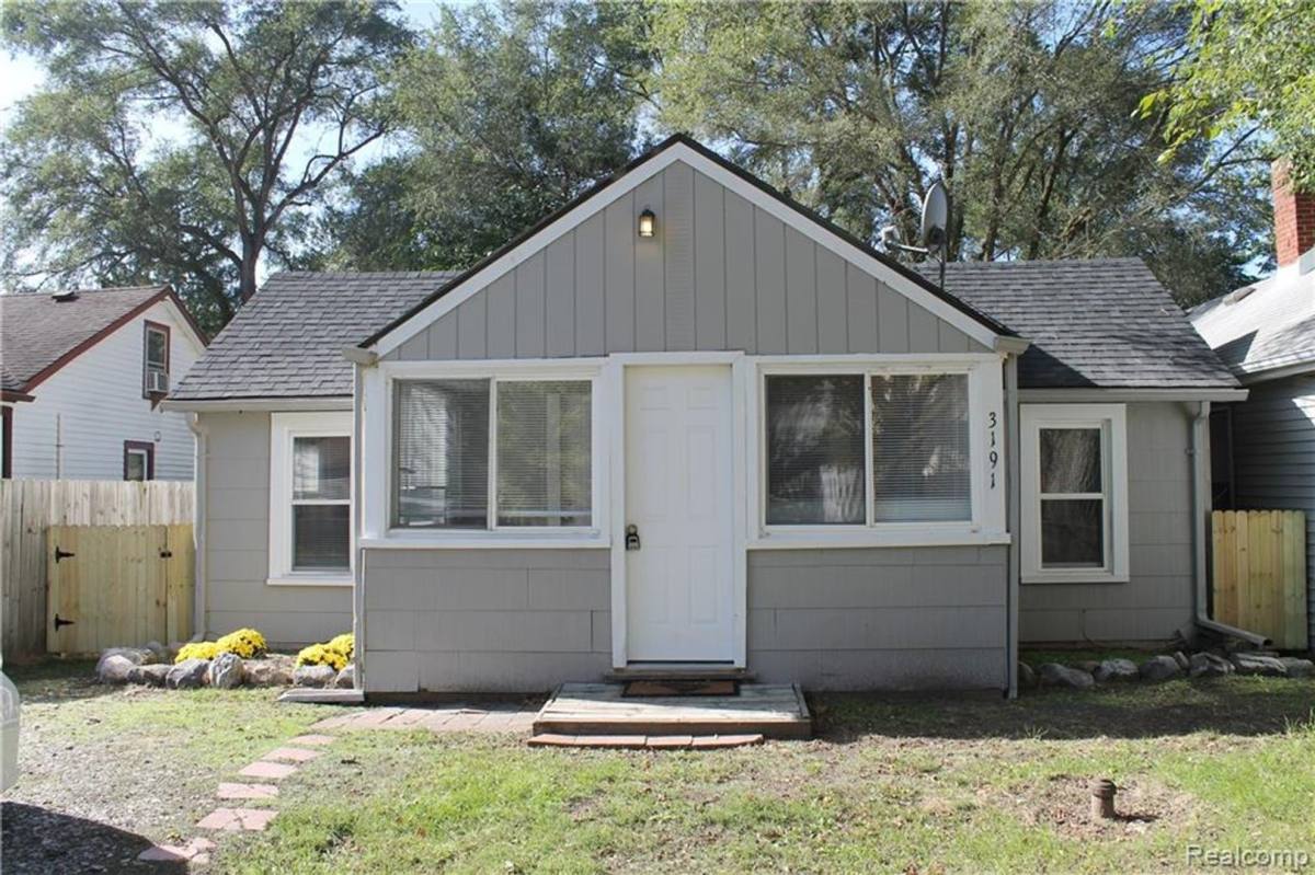 House for rent at 3191 Fisher Ave, Walled Lake, MI 48390