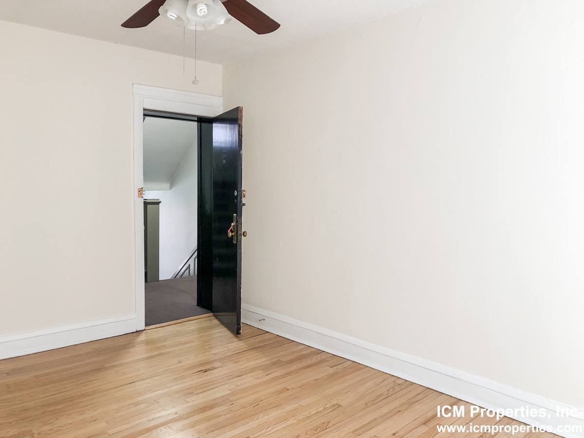 Apartment for rent at 512 W Cornelia Ave #216, Chicago, IL 60657