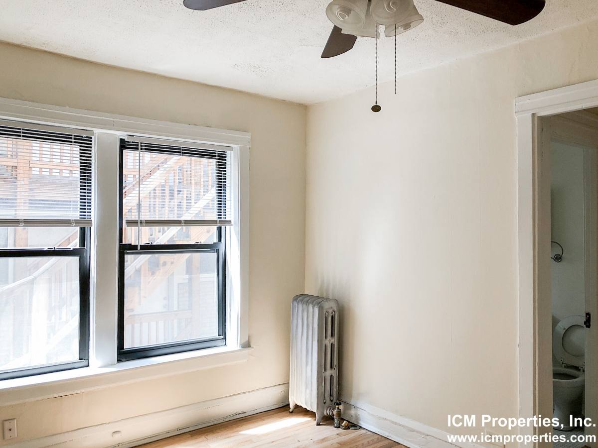 Apartment for rent at 512 W Cornelia Ave #216, Chicago, IL 60657