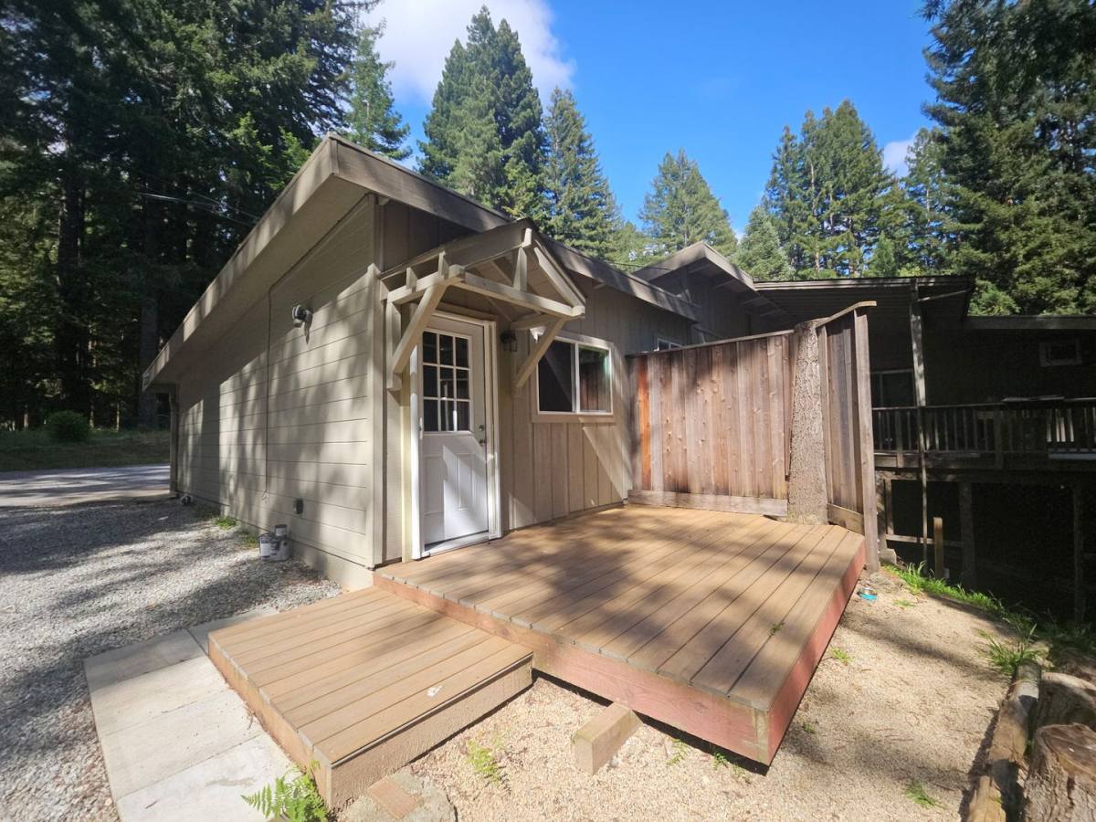 Apartment for rent at 333 Dakenbrook Dr, Ben Lomond, CA 95005