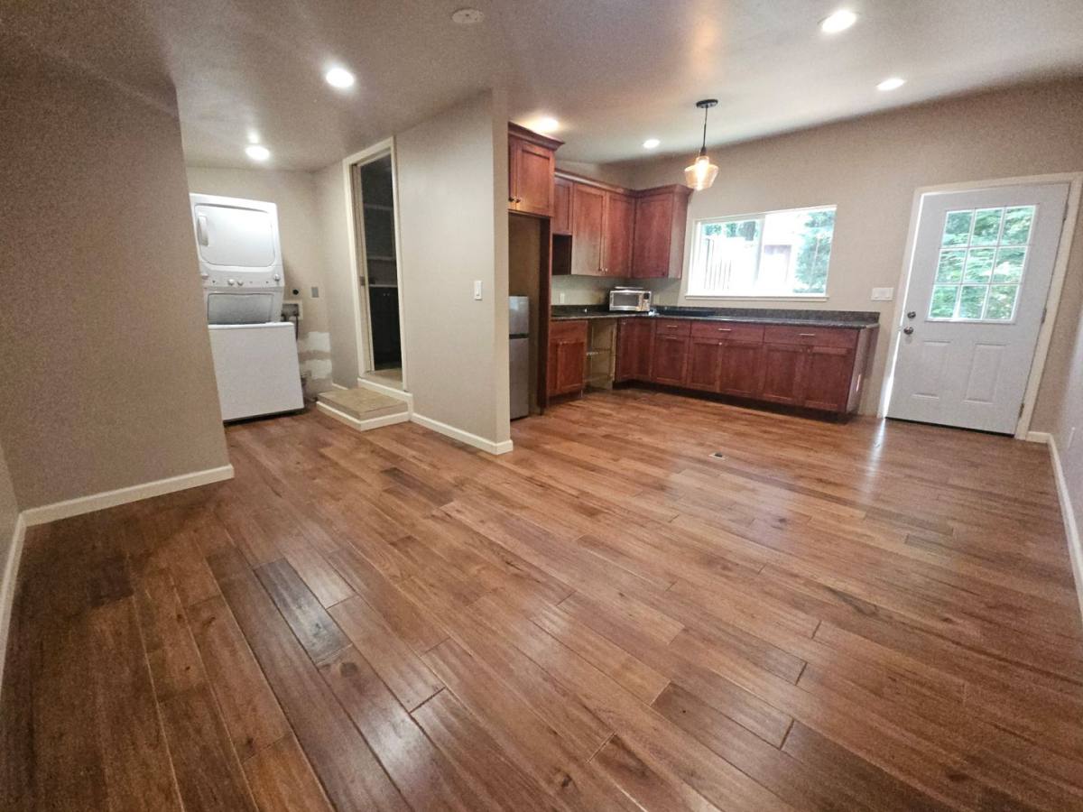 Apartment for rent at 333 Dakenbrook Dr, Ben Lomond, CA 95005