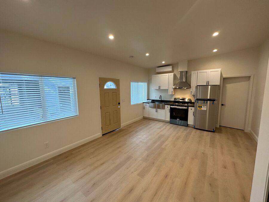 Apartment for rent at 6614 Telegraph Ave, Oakland, CA 94609