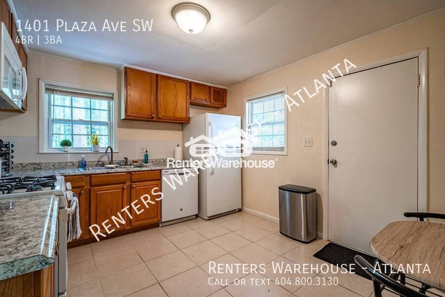 House for rent at 1401 Plaza Ave SW, Atlanta, GA 30310
