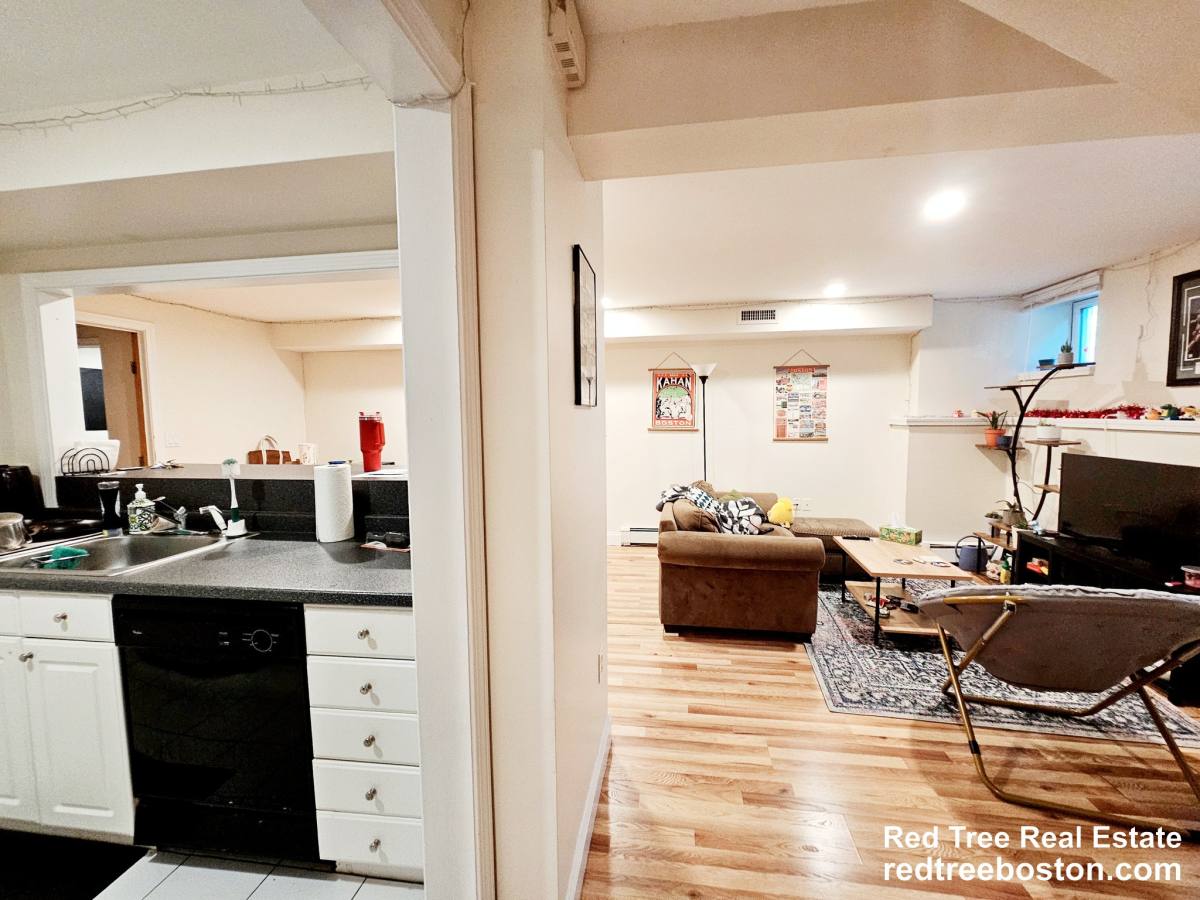 House for rent at 94 Pleasant St #1, Brookline, MA 02446