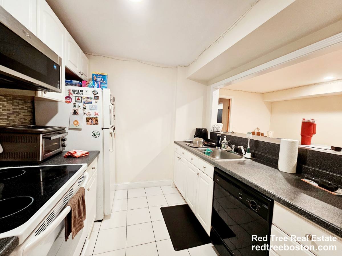 House for rent at 94 Pleasant St #1, Brookline, MA 02446