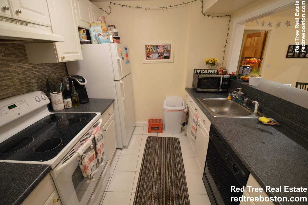 House for rent at 94 Pleasant St #1, Brookline, MA 02446